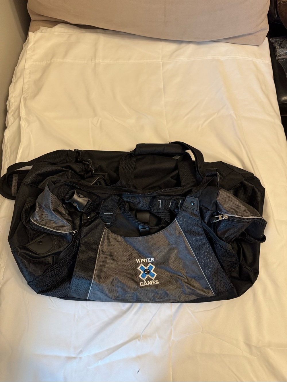 Black & Gray Men's Duffle Bag